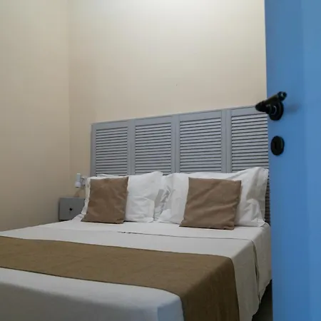 Lido Degli Angeli Vacanza-beach 公寓式酒店 4*